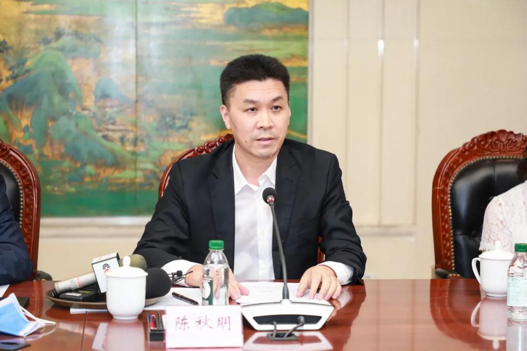 嘉宾：深圳市委教育工委书记、市教育局局长陈秋明.jpg